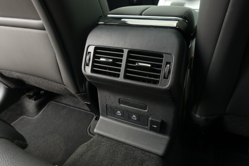 2025 (25) LAND ROVER RANGE ROVER VELAR 2.0 D200 MHEV Dynamic SE 5dr Auto 4566245