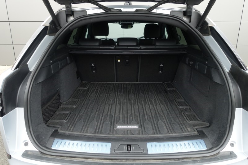 2025 (25) LAND ROVER RANGE ROVER VELAR 2.0 D200 MHEV Dynamic SE 5dr Auto 4566237