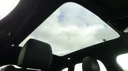 2025 (25) LAND ROVER RANGE ROVER VELAR 2.0 D200 MHEV Dynamic SE 5dr Auto 4566273