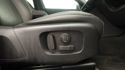 2025 (25) LAND ROVER RANGE ROVER VELAR 2.0 D200 MHEV Dynamic SE 5dr Auto 4566274