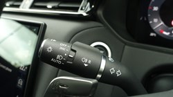 2025 (25) LAND ROVER RANGE ROVER VELAR 2.0 D200 MHEV Dynamic SE 5dr Auto 4566263