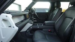 2024 (24) LAND ROVER DEFENDER 3.0 D250 XS Edition 110 5dr Auto 4661106