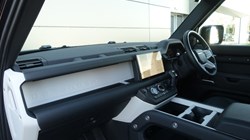 2024 (24) LAND ROVER COMMERCIAL DEFENDER 3.0 D350 Hard Top X-Dynamic HSE Auto 4661033