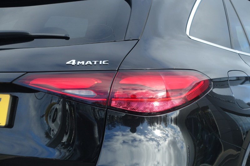 2023 (23) MERCEDES-BENZ GLC 220d 4Matic AMG Line Premium 5dr 9G-Tronic 4721983