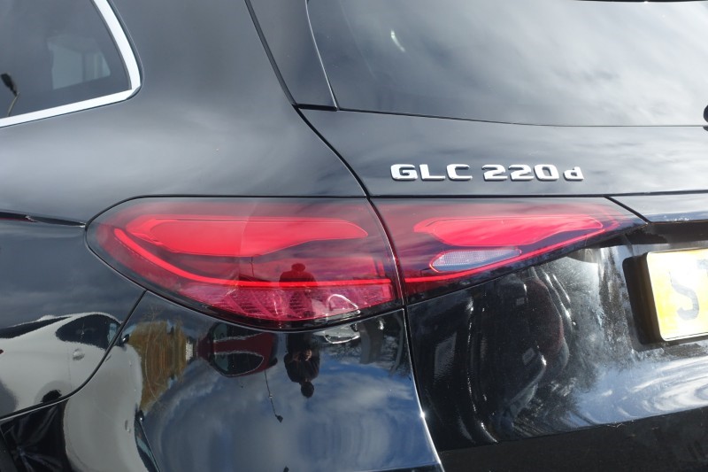 2023 (23) MERCEDES-BENZ GLC 220d 4Matic AMG Line Premium 5dr 9G-Tronic 4721977