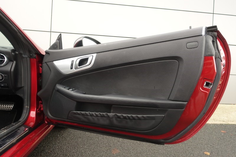 2017 (17) MERCEDES-BENZ SLC 200 AMG Line 2dr 9G-Tronic 4756256