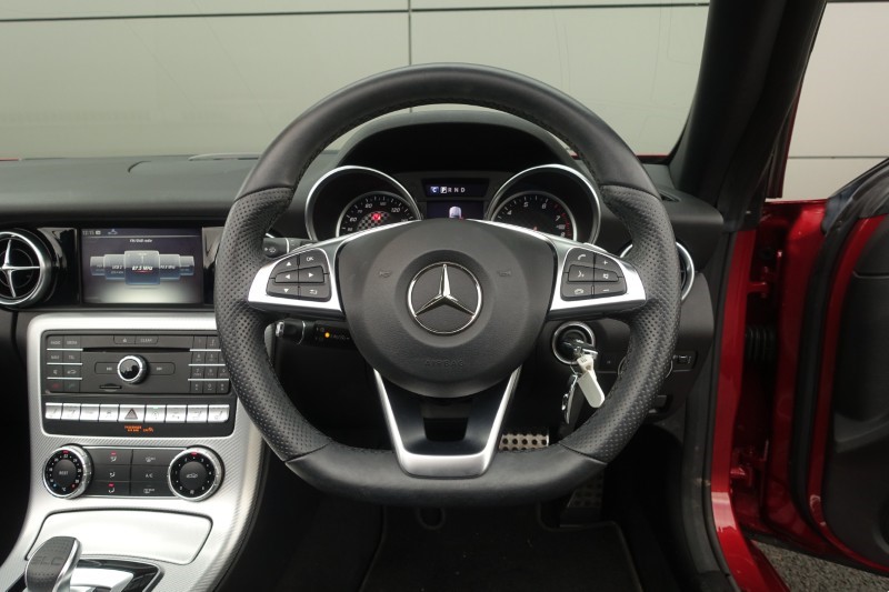 2017 (17) MERCEDES-BENZ SLC 200 AMG Line 2dr 9G-Tronic 4756222