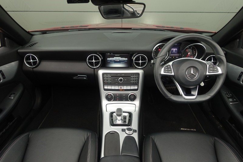 2017 (17) MERCEDES-BENZ SLC 200 AMG Line 2dr 9G-Tronic 4756218