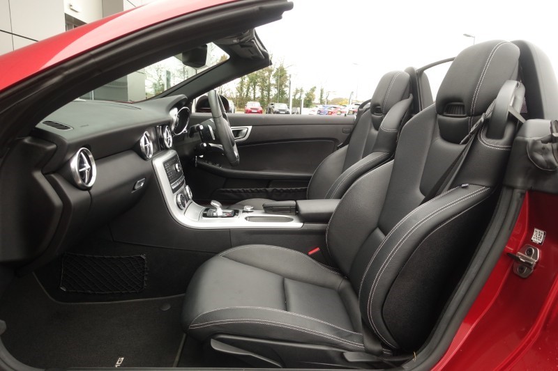 2017 (17) MERCEDES-BENZ SLC 200 AMG Line 2dr 9G-Tronic 4756212