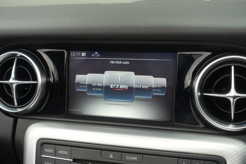 2017 (17) MERCEDES-BENZ SLC 200 AMG Line 2dr 9G-Tronic 4756248