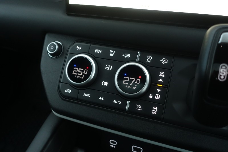 2024 (24) LAND ROVER DEFENDER 3.0 D250 X-Dynamic HSE 110 5dr Auto 4759536