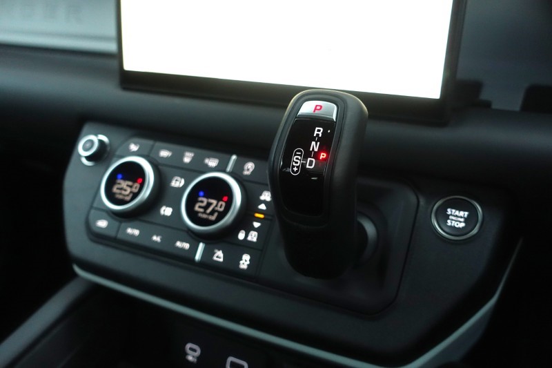 2024 (24) LAND ROVER DEFENDER 3.0 D250 X-Dynamic HSE 110 5dr Auto 4759501