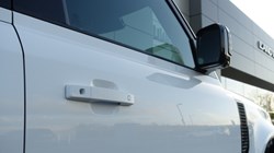 2023 (73) LAND ROVER DEFENDER 3.0 D250 X-Dynamic HSE 90 3dr Auto 4832802