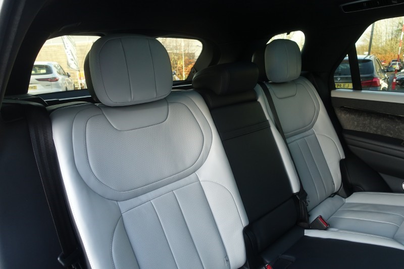 2022 (72) LAND ROVER RANGE ROVER SPORT 3.0 D350 First Edition 5dr Auto 4780417