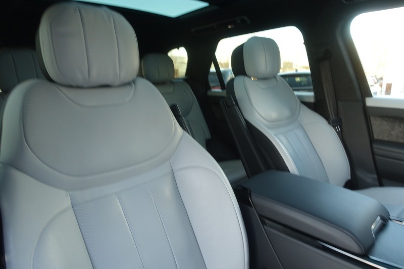 2022 (72) LAND ROVER RANGE ROVER SPORT 3.0 D350 First Edition 5dr Auto 4780409