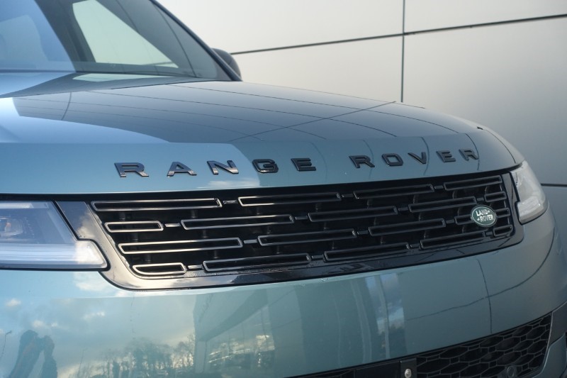 2022 (72) LAND ROVER RANGE ROVER SPORT 3.0 D350 First Edition 5dr Auto 4780373