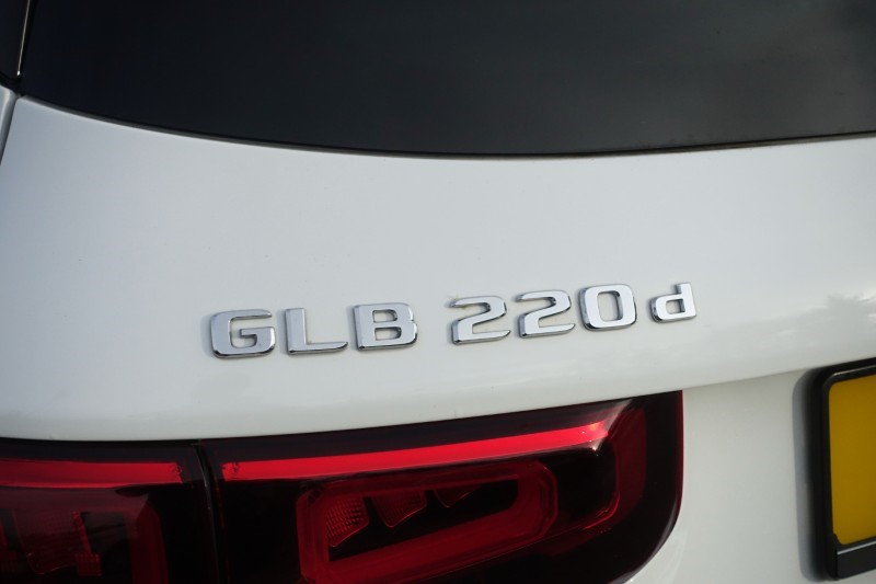 2023 (73) MERCEDES-BENZ GLB 220d  AMG Line Premium Plus Night Edition 4MATIC 5dr 8G-Tronic 4801987