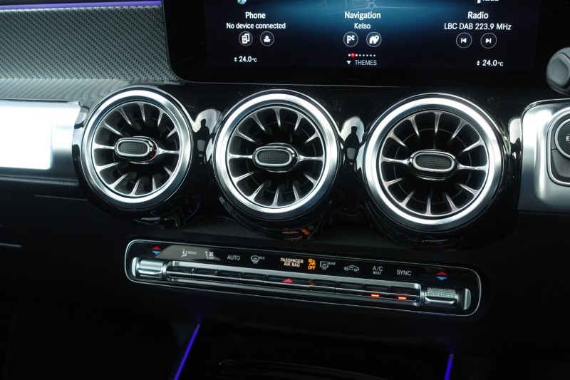 2023 (73) MERCEDES-BENZ GLB 220d  AMG Line Premium Plus Night Edition 4MATIC 5dr 8G-Tronic 4802002