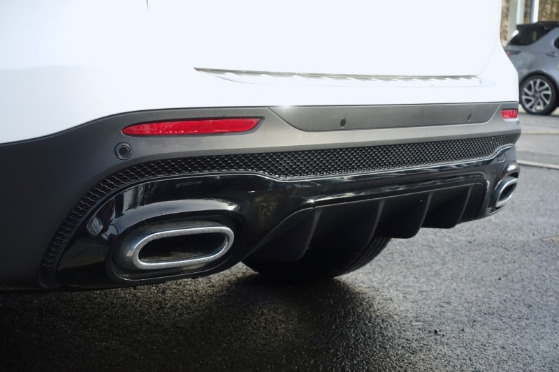 2023 (73) MERCEDES-BENZ GLB 220d  AMG Line Premium Plus Night Edition 4MATIC 5dr 8G-Tronic 4801988