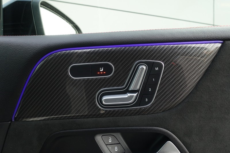 2023 (73) MERCEDES-BENZ GLB 220d  AMG Line Premium Plus Night Edition 4MATIC 5dr 8G-Tronic 4802010