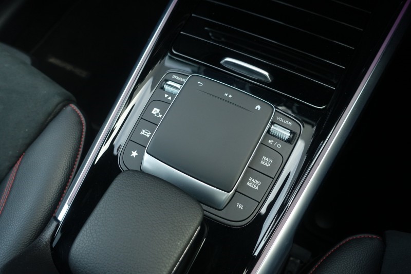 2023 (73) MERCEDES-BENZ GLB 220d  AMG Line Premium Plus Night Edition 4MATIC 5dr 8G-Tronic 4802003