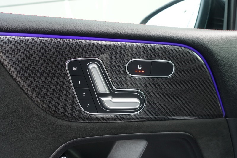 2023 (73) MERCEDES-BENZ GLB 220d  AMG Line Premium Plus Night Edition 4MATIC 5dr 8G-Tronic 4802020