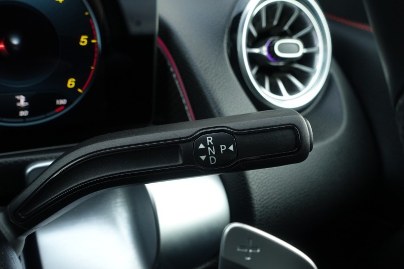 2023 (73) MERCEDES-BENZ GLB 220d  AMG Line Premium Plus Night Edition 4MATIC 5dr 8G-Tronic 4801974