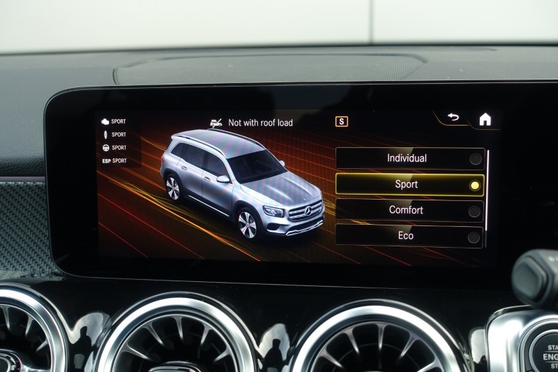 2023 (73) MERCEDES-BENZ GLB 220d  AMG Line Premium Plus Night Edition 4MATIC 5dr 8G-Tronic 4802004