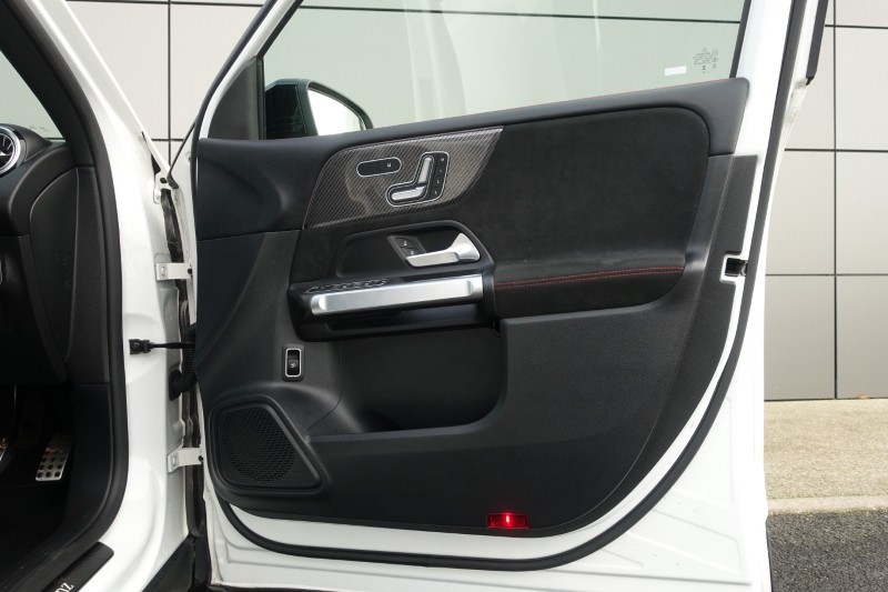 2023 (73) MERCEDES-BENZ GLB 220d  AMG Line Premium Plus Night Edition 4MATIC 5dr 8G-Tronic 4802009