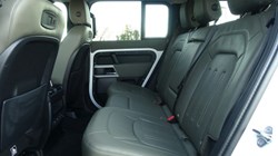 2021 (21) LAND ROVER DEFENDER 3.0 D250 SE 110 5dr Auto 4813400