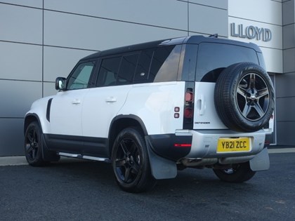 2021 (21) LAND ROVER DEFENDER 3.0 D250 SE 110 5dr Auto