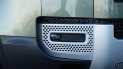 2023 (23) LAND ROVER DEFENDER 3.0 D250 HSE 110 5dr Auto 4852801