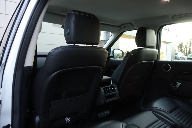 2022 (22) LAND ROVER DISCOVERY 3.0 D300 S 5dr Auto 4900195