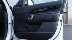 2022 (22) LAND ROVER DISCOVERY 3.0 D300 S 5dr Auto 4900189