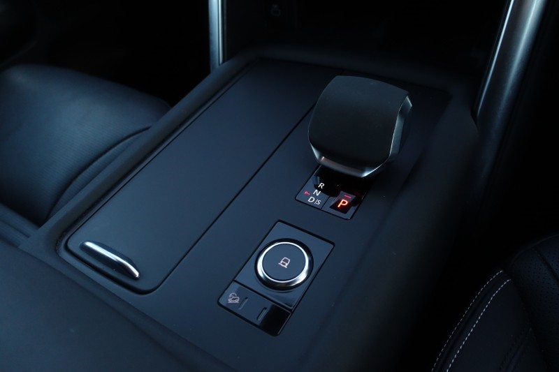 2022 (22) LAND ROVER DISCOVERY 3.0 D300 S 5dr Auto 4900155