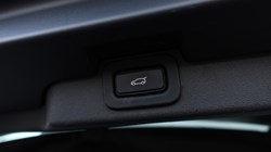 2022 (22) LAND ROVER DISCOVERY 3.0 D300 S 5dr Auto 4900174