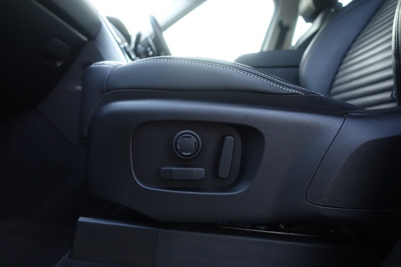 2022 (22) LAND ROVER DISCOVERY 3.0 D300 S 5dr Auto 4900199