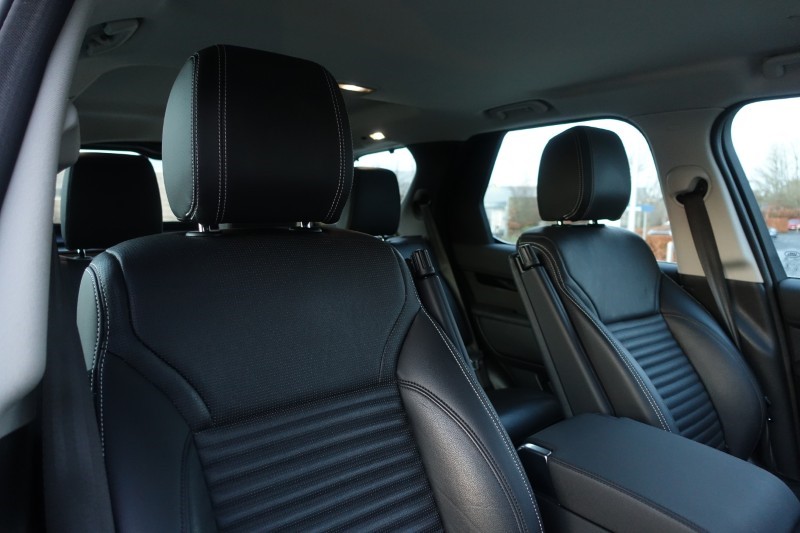 2022 (22) LAND ROVER DISCOVERY 3.0 D300 S 5dr Auto 4900187