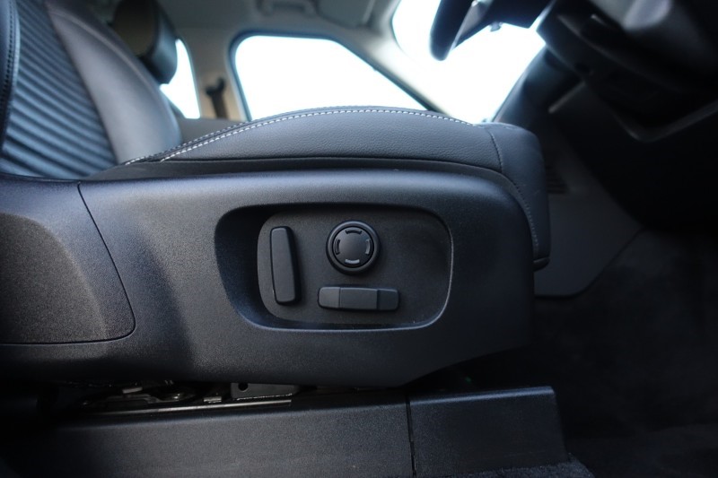 2022 (22) LAND ROVER DISCOVERY 3.0 D300 S 5dr Auto 4900188