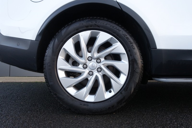 2022 (22) LAND ROVER DISCOVERY 3.0 D300 S 5dr Auto 4900166