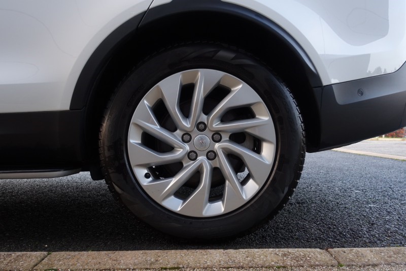 2022 (22) LAND ROVER DISCOVERY 3.0 D300 S 5dr Auto 4900169