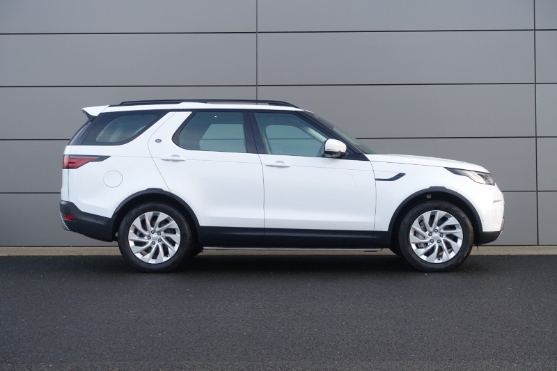 2022 (22) LAND ROVER DISCOVERY 3.0 D300 S 5dr Auto 4900147