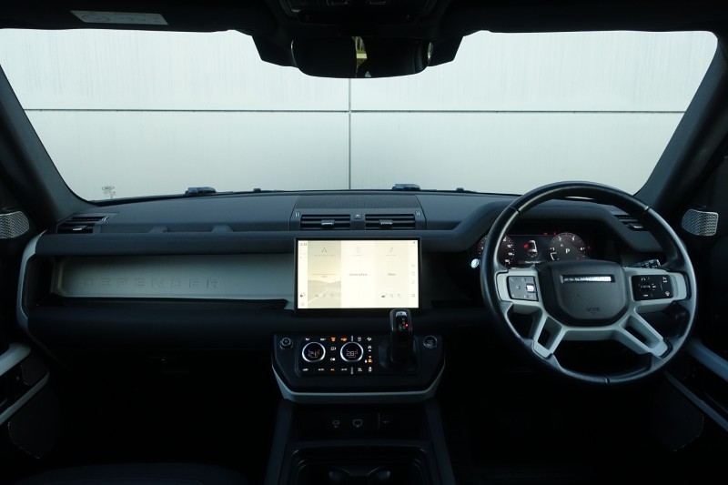 2023 (23) LAND ROVER DEFENDER 3.0 D300 X-Dynamic SE 130 5dr Auto [8 Seat] 4958504