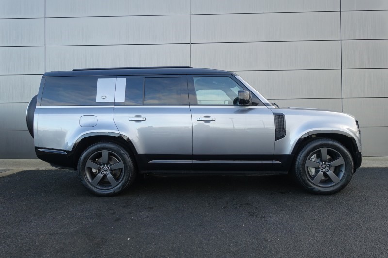 2023 (23) LAND ROVER DEFENDER 3.0 D300 X-Dynamic SE 130 5dr Auto [8 Seat] 4958500