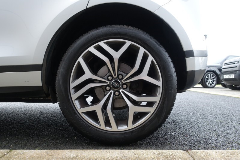 2020 (20) LAND ROVER RANGE ROVER EVOQUE 2.0 D150 5dr 2WD 4890774