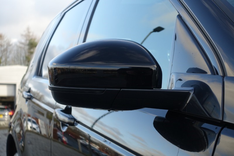 2024 (24) LAND ROVER DISCOVERY SPORT 2.0 D200 Dynamic SE 5dr Auto [5 Seat] 4942103