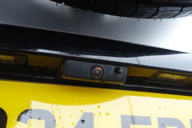 2024 (24) LAND ROVER DEFENDER 3.0 D300 X-Dynamic HSE 90 3dr Auto 4891219