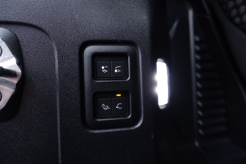 2024 (24) LAND ROVER DEFENDER 3.0 D300 X-Dynamic HSE 90 3dr Auto 4891226