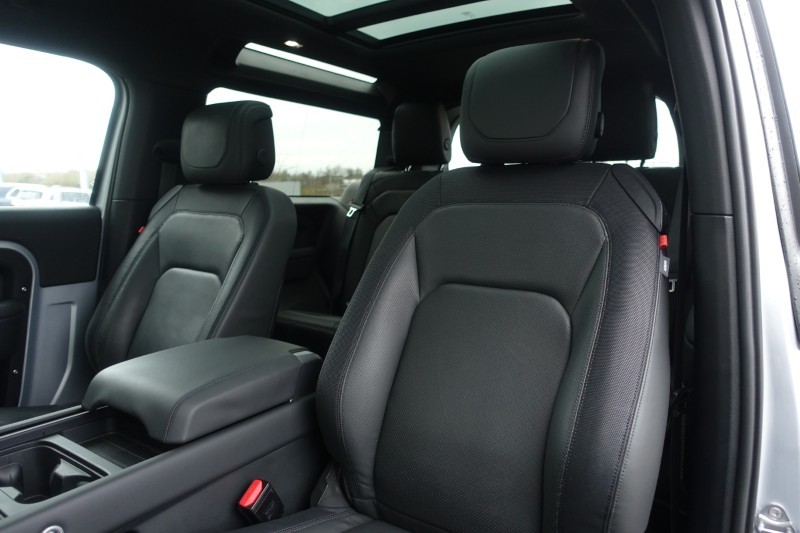 2024 (24) LAND ROVER DEFENDER 3.0 D300 X-Dynamic HSE 90 3dr Auto 4891251