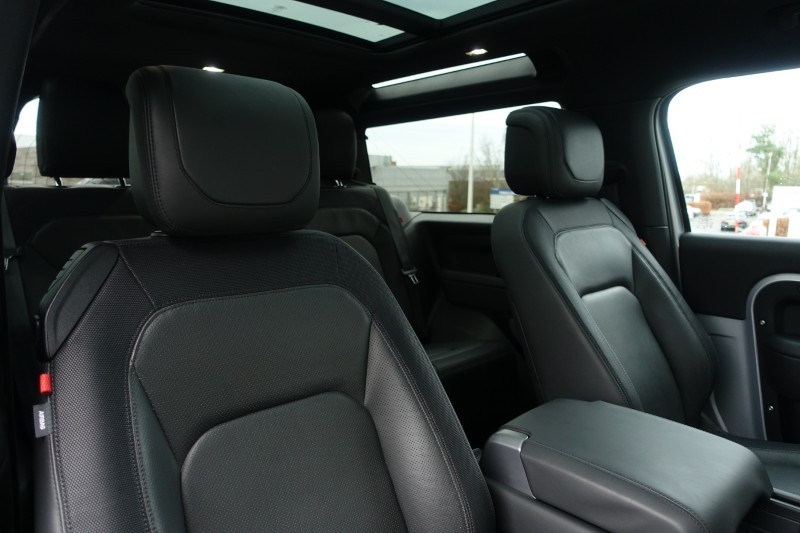 2024 (24) LAND ROVER DEFENDER 3.0 D300 X-Dynamic HSE 90 3dr Auto 4891239